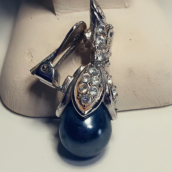 2 Pairs CLIP Earrings, Faux Black Pearl and Blue Aroura Borealis Rhinestones - Picture 5 of 6